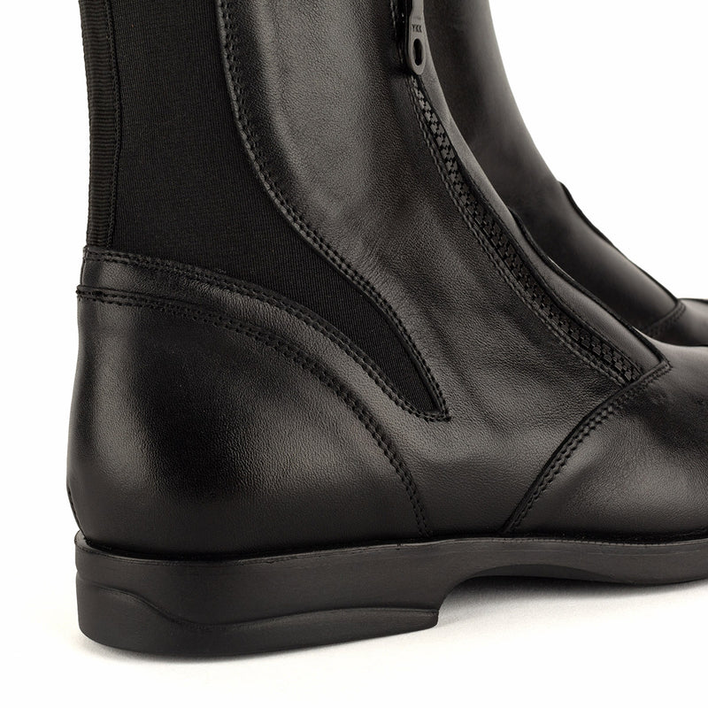 33090 Giorgia Black<br>Short boots in black calf leather