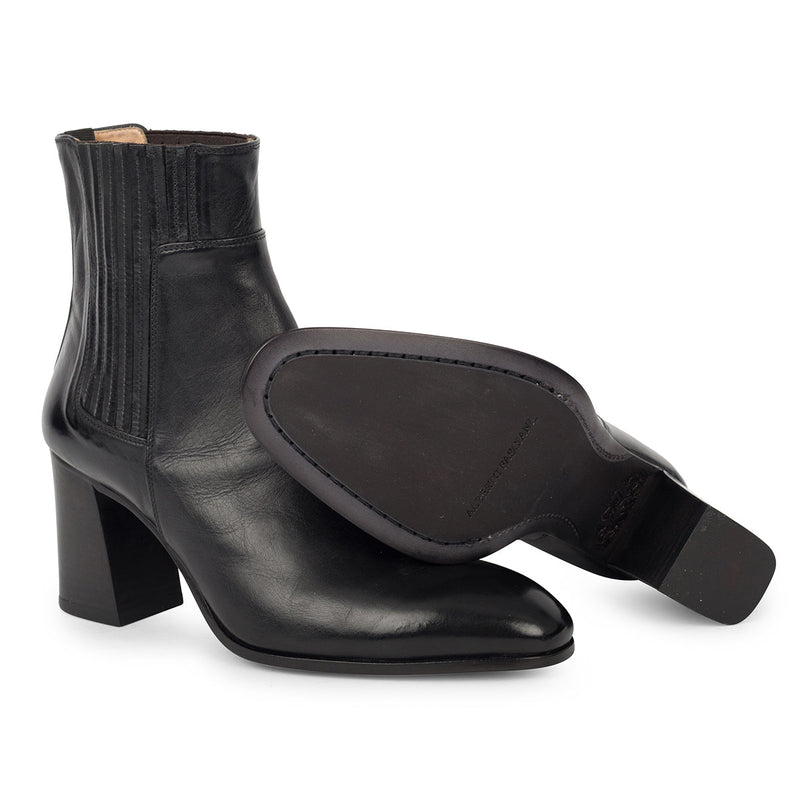 GILL 86016 <br>Black chelsea boots