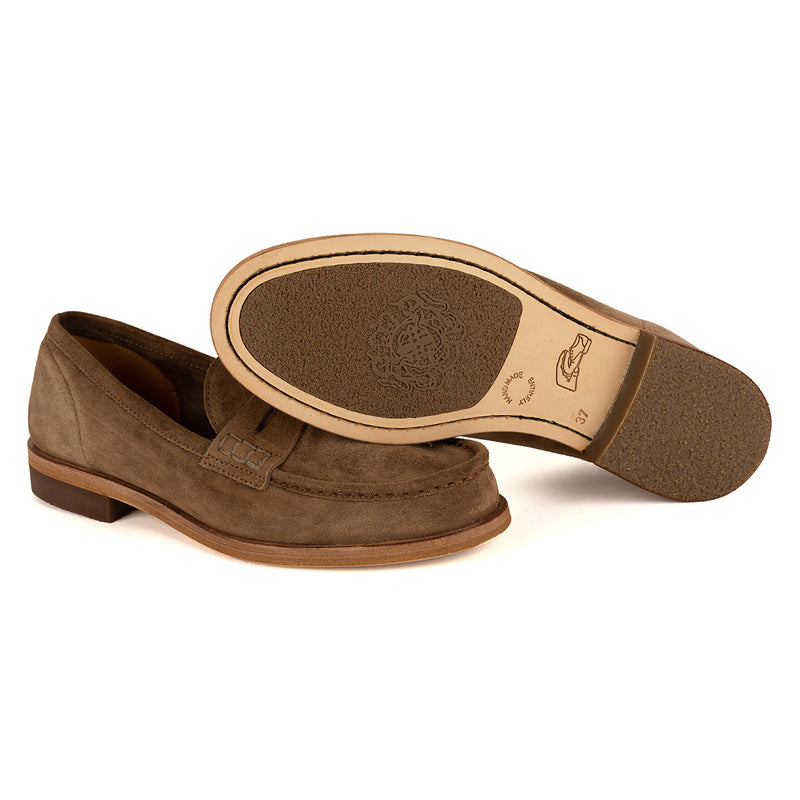 JANET 98001<br>Brown suede loafers